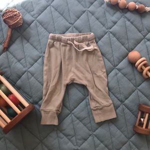 Quincy Mae sage joggers 3-6M